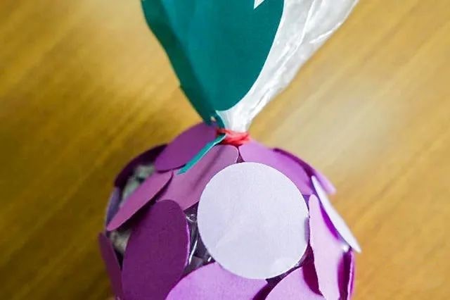 塑料袋废物利用手工制作葡萄串