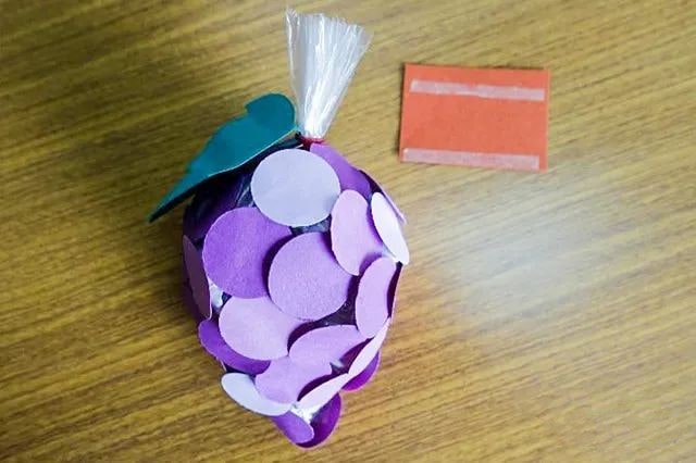 塑料袋废物利用手工制作葡萄串