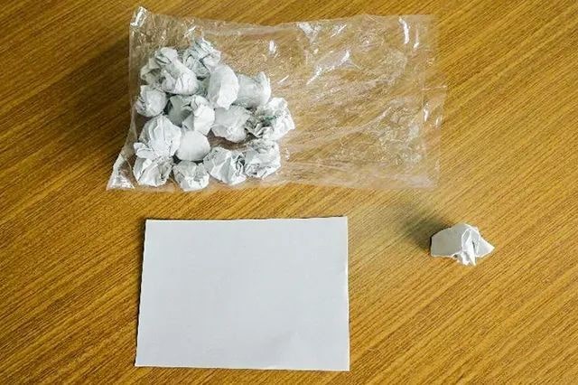 塑料袋废物利用手工制作葡萄串