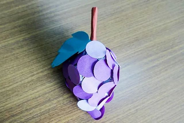 塑料袋废物利用手工制作葡萄串