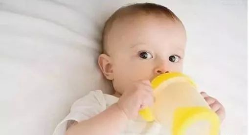 给宝宝冲奶粉的正确打开方式