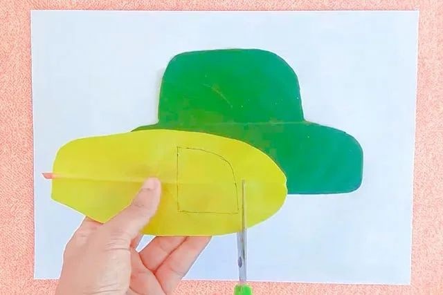 幼儿园树叶手工粘贴画汽车教程