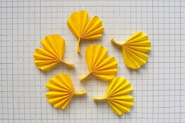 拼贴画手工制作银杏叶