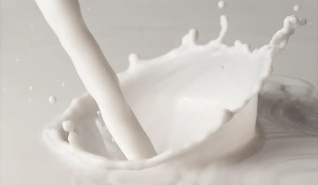 幼儿每天需要喝多少牛奶