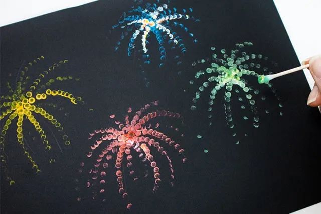 简单画庆祝国庆：棉签印画烟花