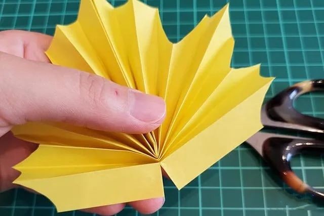 秋天的树叶折纸怎么折