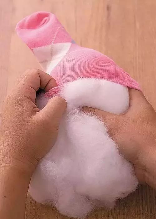 幼儿园创意手工制作：袜子招财猫