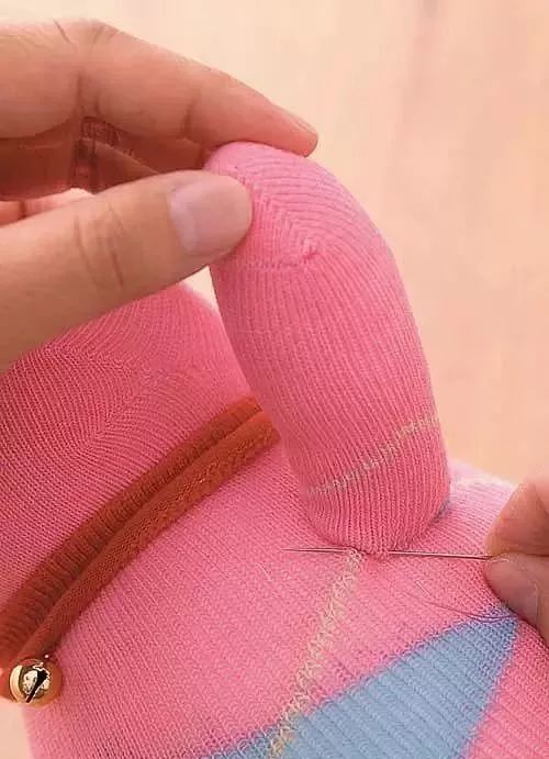 幼儿园创意手工制作：袜子招财猫