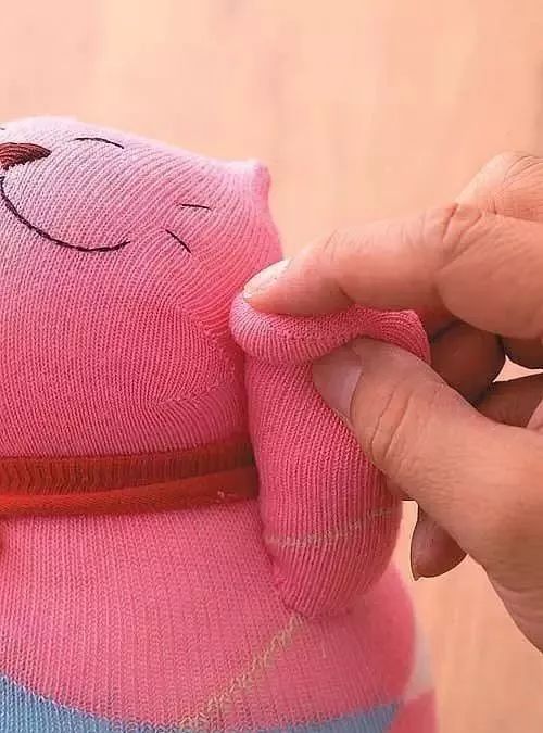 幼儿园创意手工制作：袜子招财猫