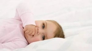 宝宝为什么要吃手？