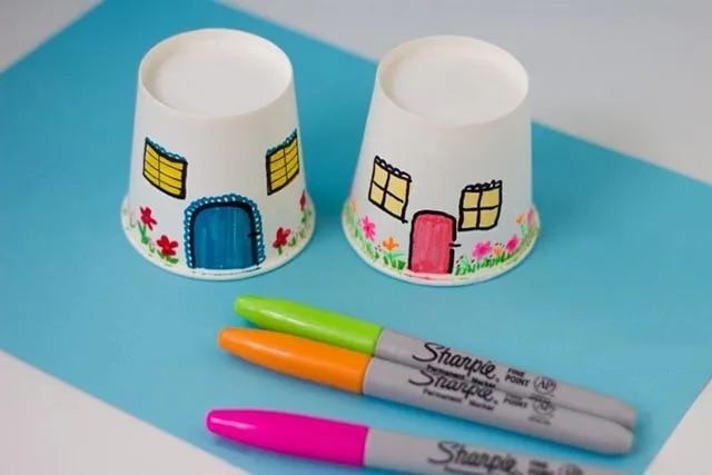 一次性纸杯变废为宝手工制作小房子