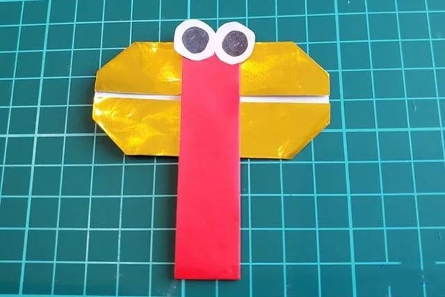 手工折纸秋天的红蜻蜓