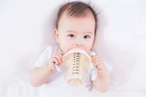 如何选择宝宝喂养的方式？