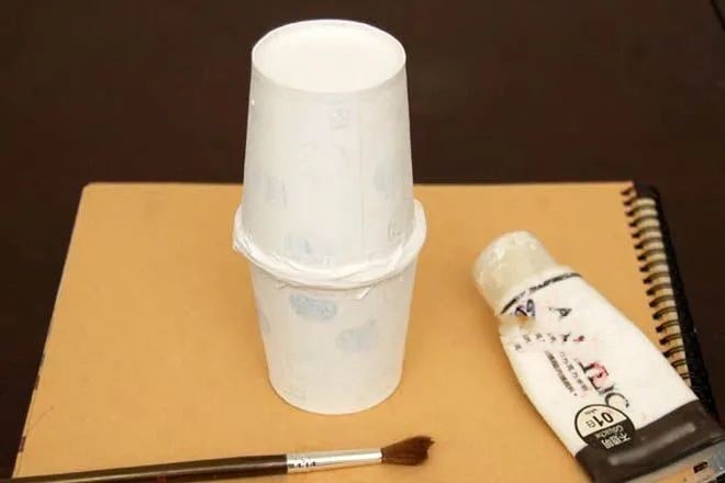 一次性纸杯手工制作打击乐器沙锤