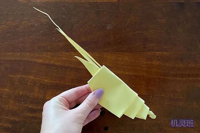 儿童手工折纸小虾的折叠方法