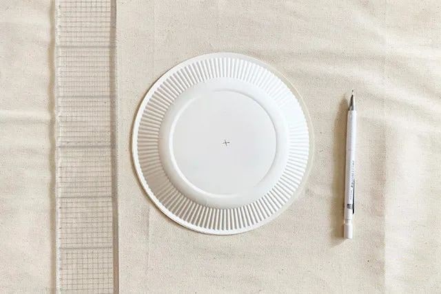 废物利用手工制作旋转纸盘子玩魔术拼图