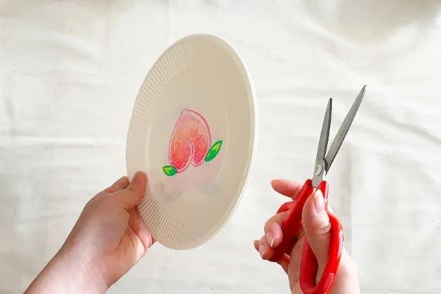 废物利用手工制作旋转纸盘子玩魔术拼图