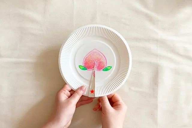 废物利用手工制作旋转纸盘子玩魔术拼图