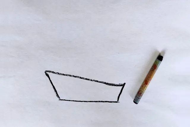 儿童学画画：蜡笔和水彩画落日海面