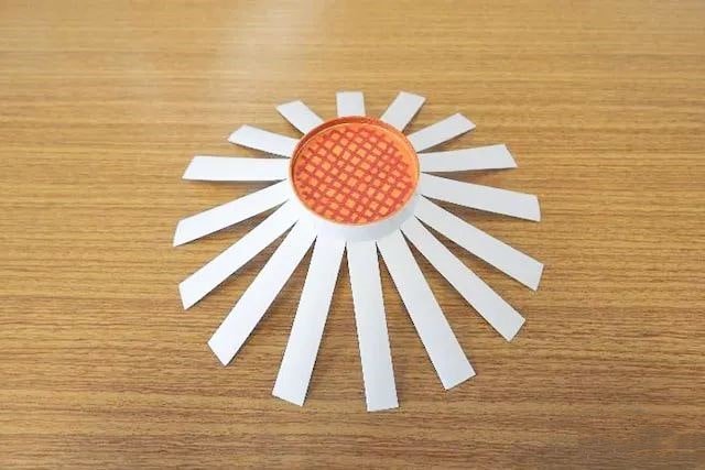 一次性纸杯手工制作向日葵