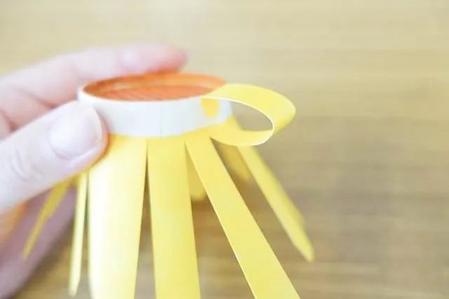 一次性纸杯手工制作向日葵