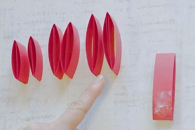 纸条折纸制作立体树叶