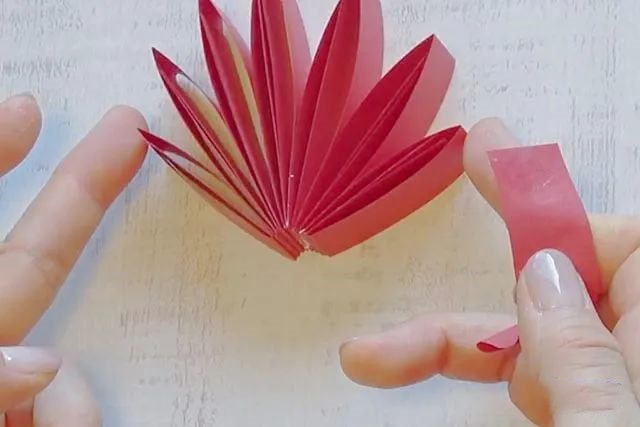 纸条折纸制作立体树叶