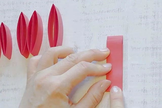 纸条折纸制作立体树叶