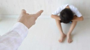 经常打骂孩子易使孩子胆小怕事