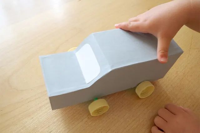 废物利用手工制作玩具小车子简单