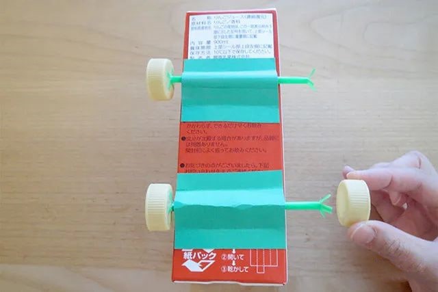 废物利用手工制作玩具小车子简单