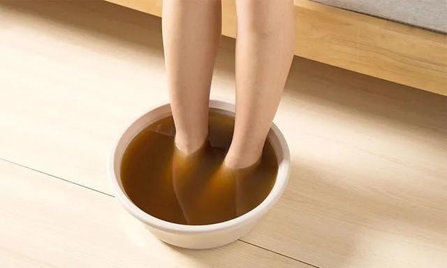 早孕期间可以用热水泡脚吗