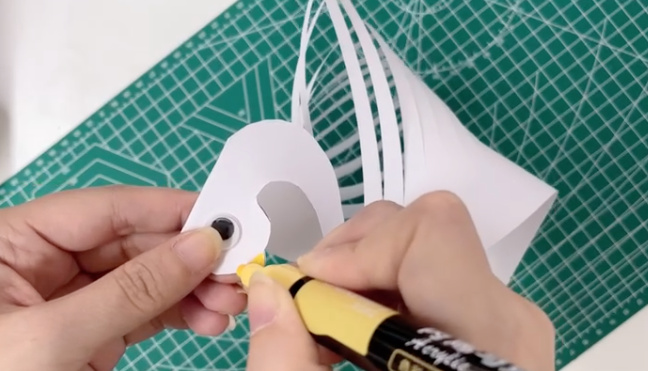 手工折纸一只栩栩如生的立体天鹅