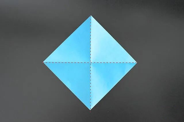 儿童折纸手工简单戴帽子的雪人