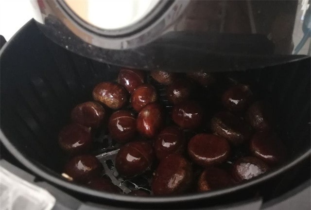 空气炸锅食谱糖烤板栗的做法