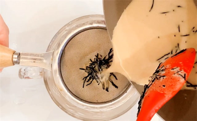 家庭自制焦糖奶茶的做法