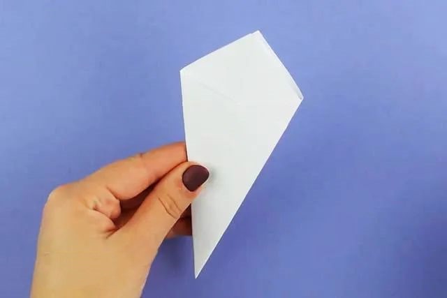 圣诞树围成的雪花剪纸步骤图解