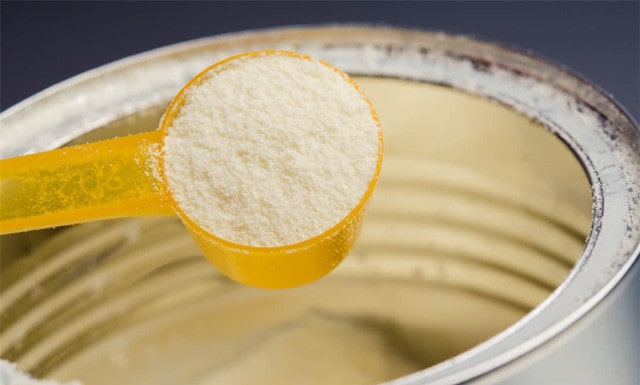 早产儿三个月十斤可以转奶了吗