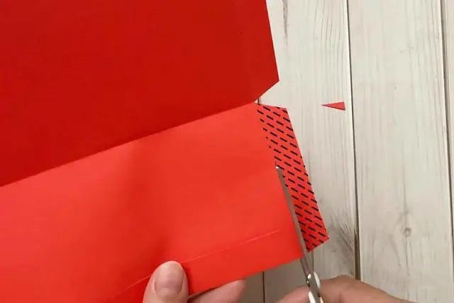 兔年儿童新年手工：折纸可爱的兔子红包(步骤图解)