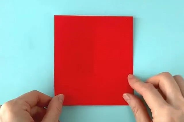 儿童简单折纸教程：怎么折纸书包(步骤图解)