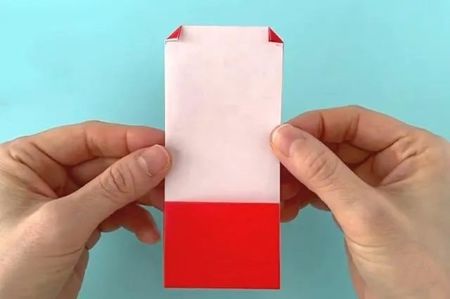 儿童简单折纸教程：怎么折纸书包(步骤图解)