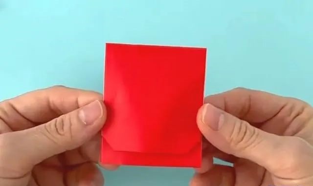 儿童简单折纸教程：怎么折纸书包(步骤图解)