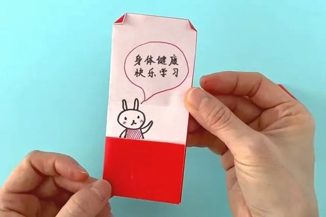 儿童简单折纸教程：怎么折纸书包(步骤图解)