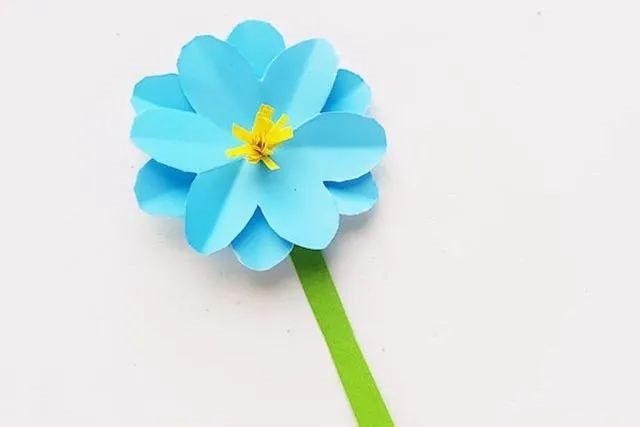 幼儿园春天手工：剪纸拼贴制作春天的景色(步骤图解)