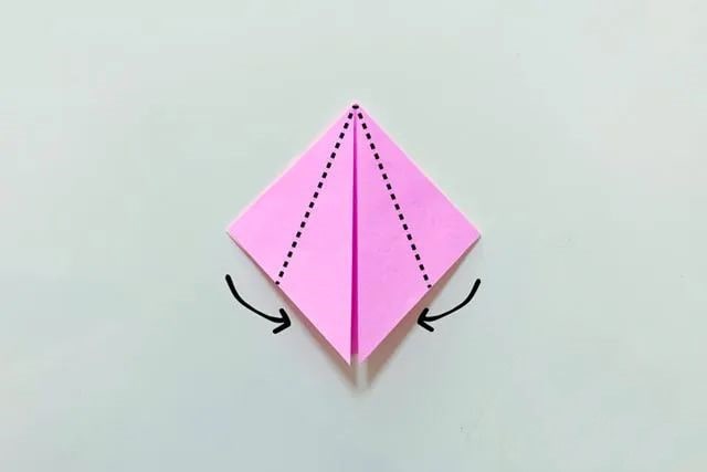 幼儿手工折纸小兔子简单(步骤图解)