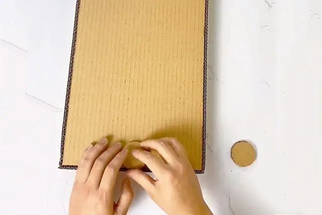 纸箱变废为宝小手工自制玩具(步骤图解)