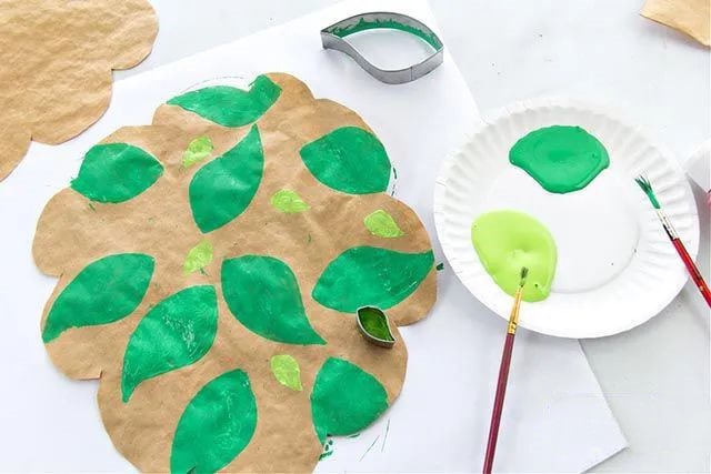 幼儿园纸袋废物利用手工制作春天大树(步骤图解)