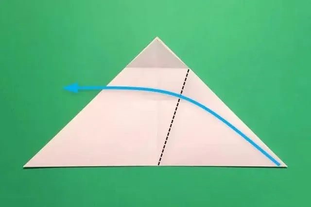 幼儿简单手工：剪纸平面桃花(步骤图解)