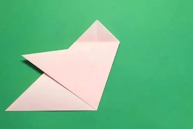 幼儿简单手工：剪纸平面桃花(步骤图解)