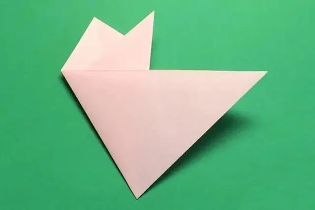 幼儿简单手工：剪纸平面桃花(步骤图解)